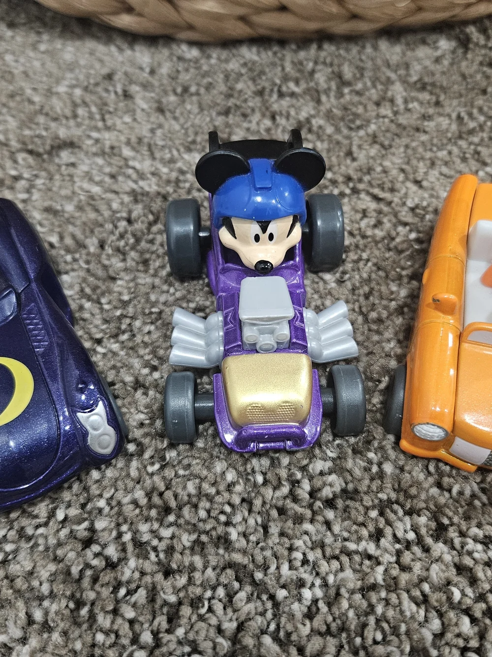 Fisher-Price Disney Mickey and the Roadster Racers Hot Rod Pete